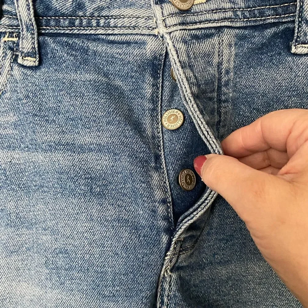 Hollister Ultra High Rise Mom Button Fly Jean Shorts 27